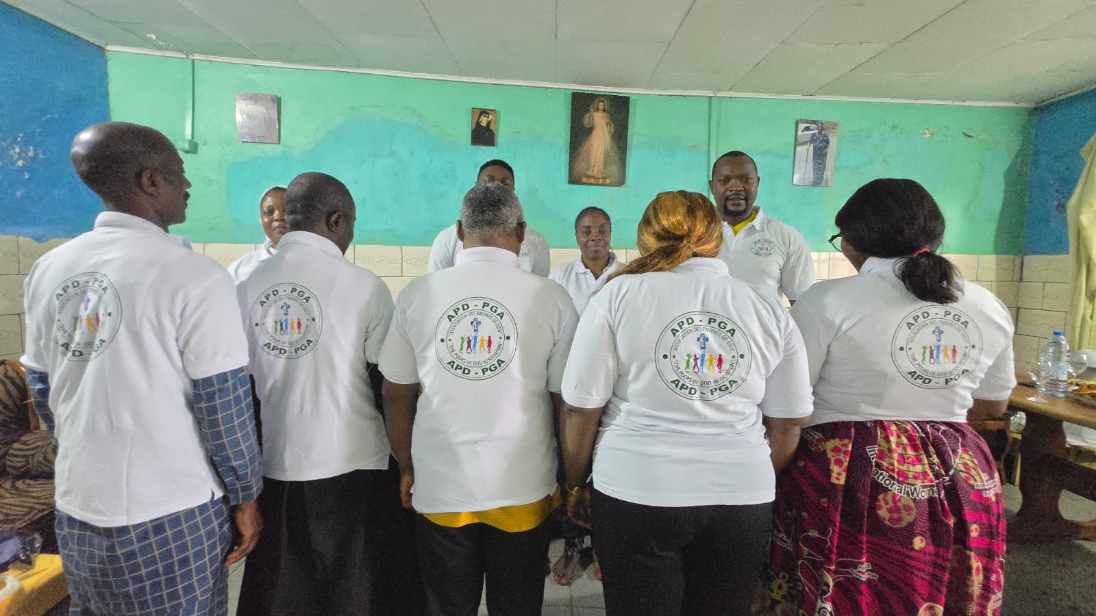 Photo de la vie communautaire de l'Association des Pauvres de Dieu.