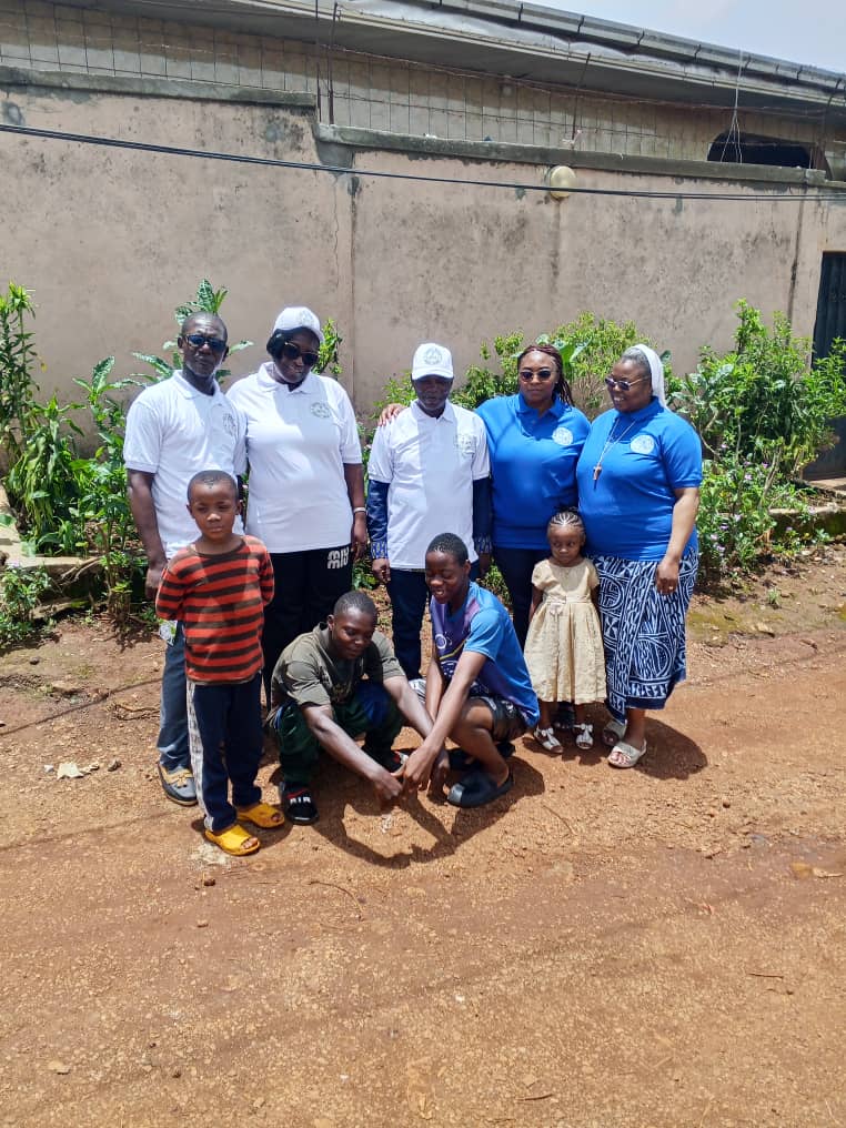 Photo de la vie communautaire de l'Association des Pauvres de Dieu.