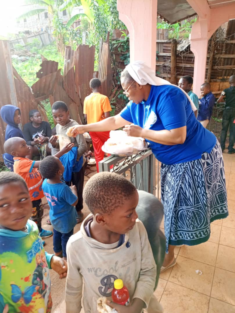Photo de la vie communautaire de l'Association des Pauvres de Dieu.