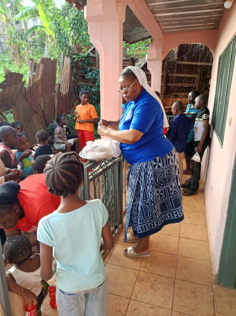 Photo de la vie communautaire de l'Association des Pauvres de Dieu.