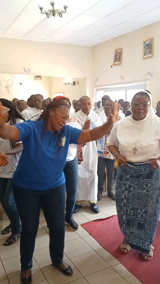 Photo de la vie communautaire de l'Association des Pauvres de Dieu.