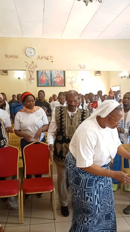 Photo de la vie communautaire de l'Association des Pauvres de Dieu.