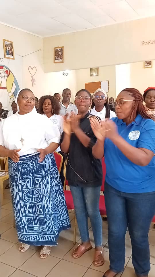 Photo de la vie communautaire de l'Association des Pauvres de Dieu.