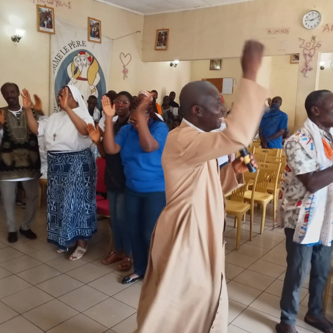 Photo de la vie communautaire de l'Association des Pauvres de Dieu.